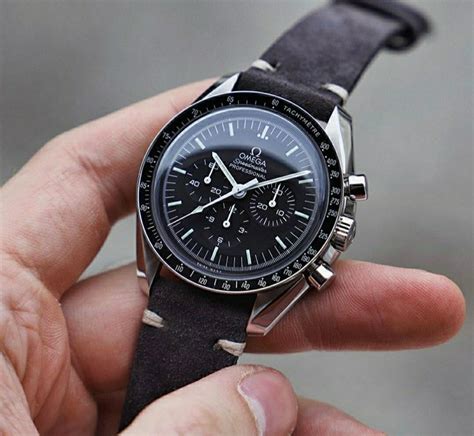 montre omega speedmaster bracelet cuir